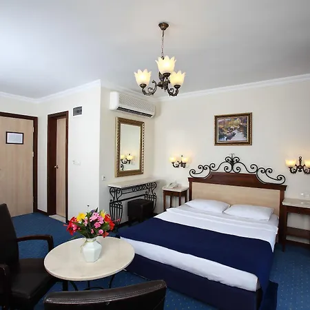 Club Cactus Paradise